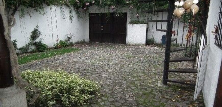 H281 – Casa en renta con 3 dormitorios sin muebles