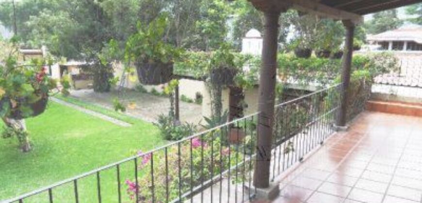 H272 – Casa En Renta 4 dormitorios Sin Muebles