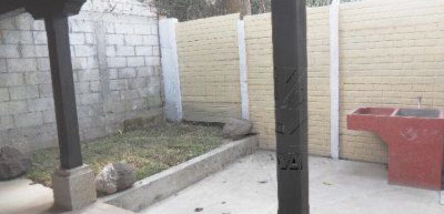 H269 – Casa en Renta Con 3 Dormitorios Sin Muebles