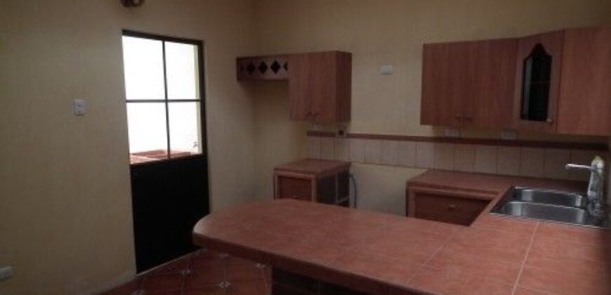 H267 – Casa en renta 3 habitaciones sin muebles