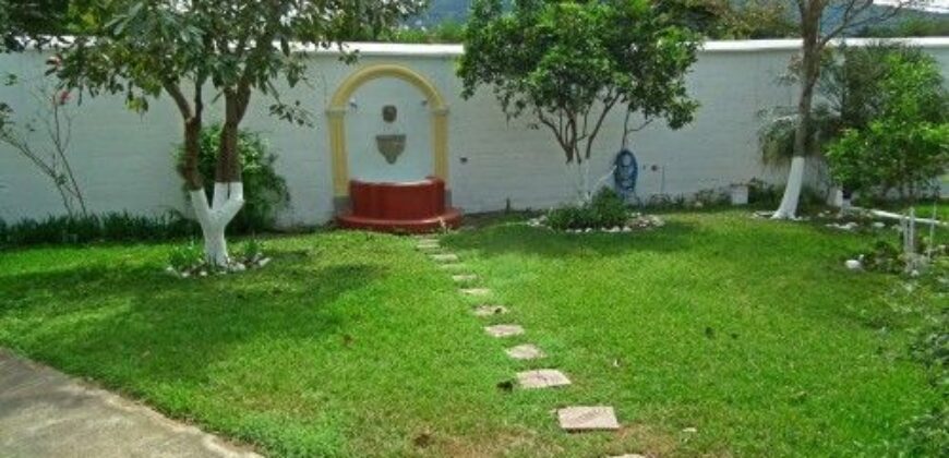 H253 – Casa en renta de 4 habitaciones semi amueblada