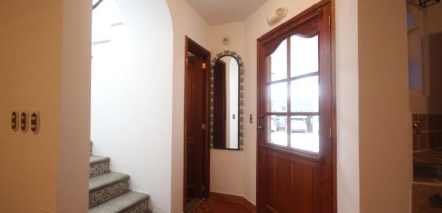 G236 – Casa en renta de 3 habitaciones sin muebles