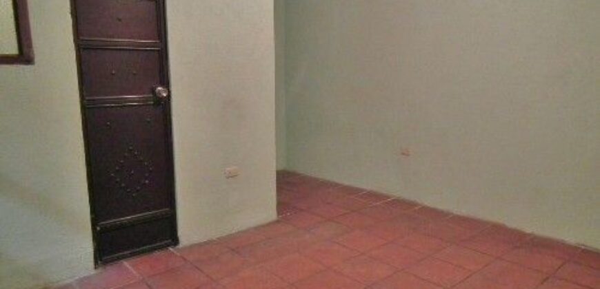 F239 – Casa en renta de 4 habitaciones sin muebles