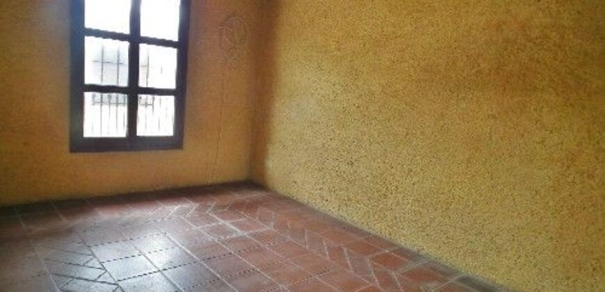 F273 – Casa sin muebles de tres habitaciones