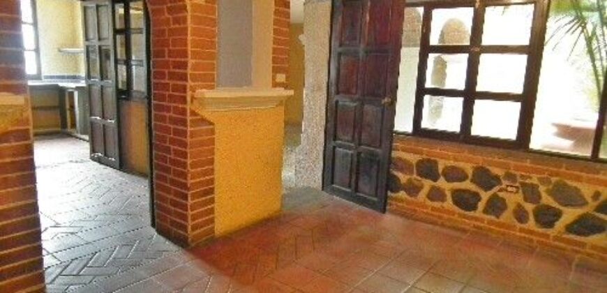 F273 – Casa sin muebles de tres habitaciones