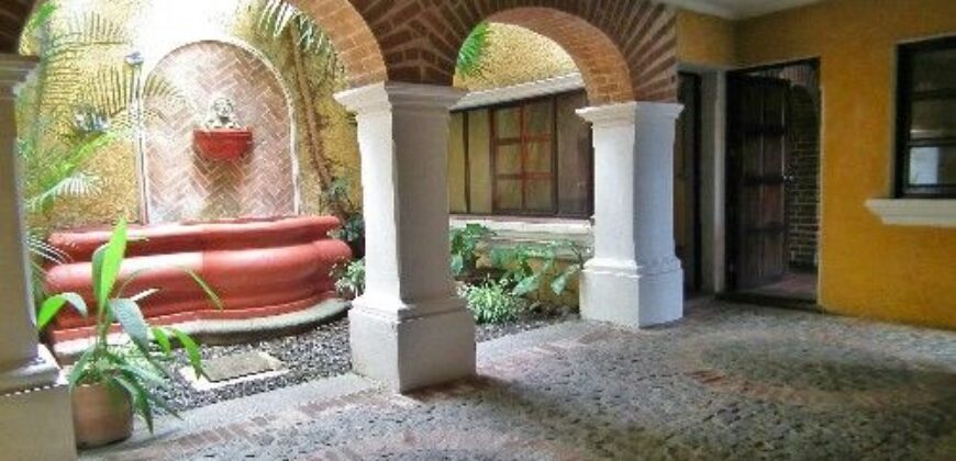 F273 – Casa sin muebles de tres habitaciones