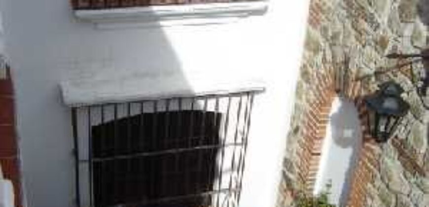 F203 – Casa En Renta 3 Habitaciones Sin Muebles