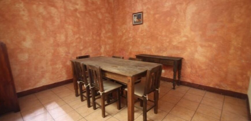 F200 – Casa en renta 3 dormitorios amueblados