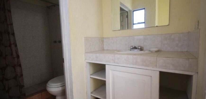 F200 – Casa en renta 3 dormitorios amueblados