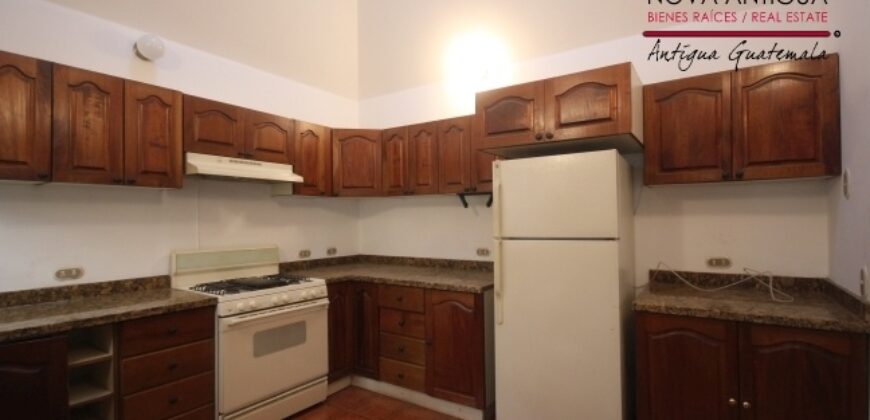 D324 – Casa de  3 Habitaciones Sin Muebles