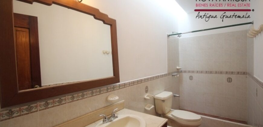 D324 – Casa de  3 Habitaciones Sin Muebles