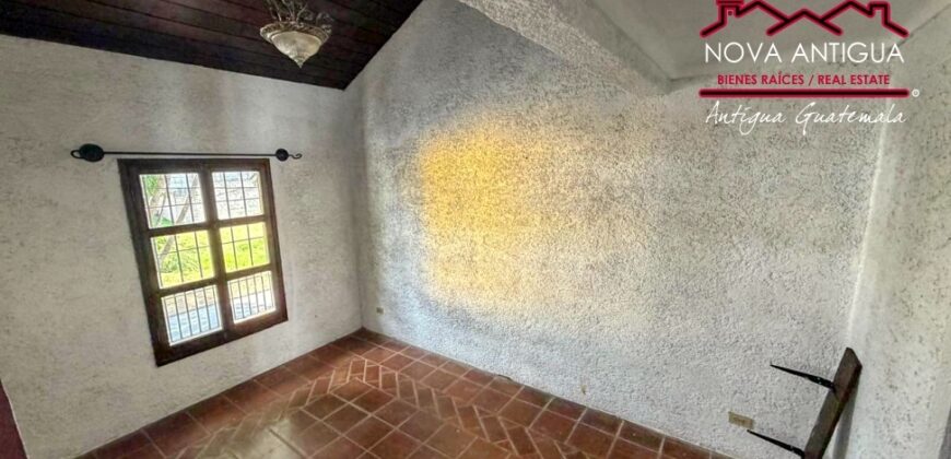 F306 – Casa en renta 3 habitaciones sin muebles