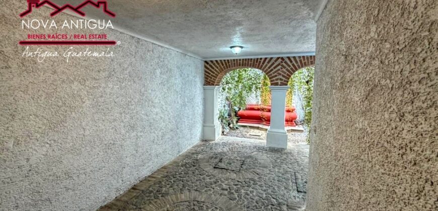 F306 – Casa en renta 3 habitaciones sin muebles