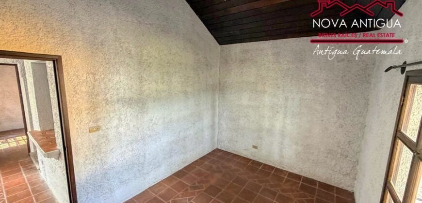 F306 – Casa en renta 3 habitaciones sin muebles