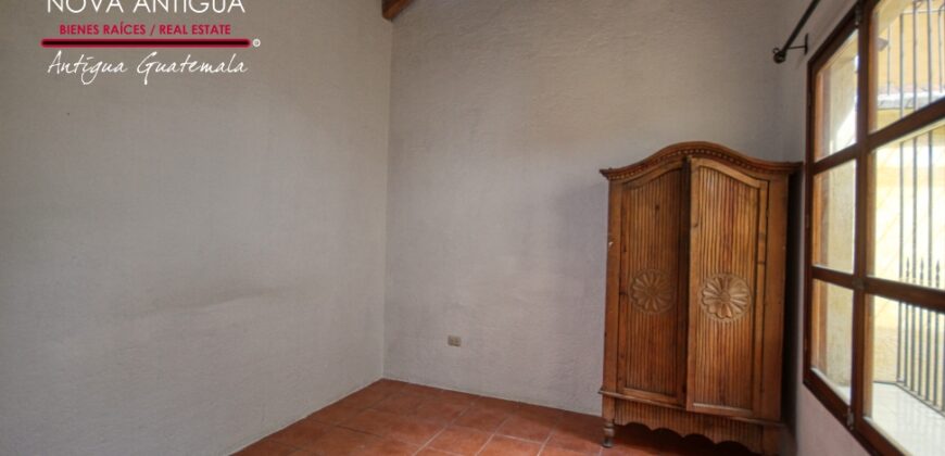 F277 – Casa en renta 3 habitaciones sin muebles