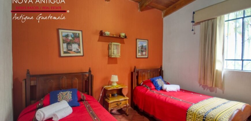 H259 – Casa dentro de area Residencial con 3 dormitorios