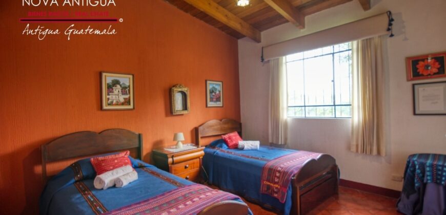 H259 – Casa dentro de area Residencial con 3 dormitorios