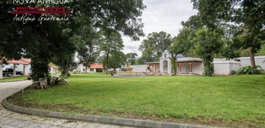 H259 – House inside of secure Residential with 3 bedrooms