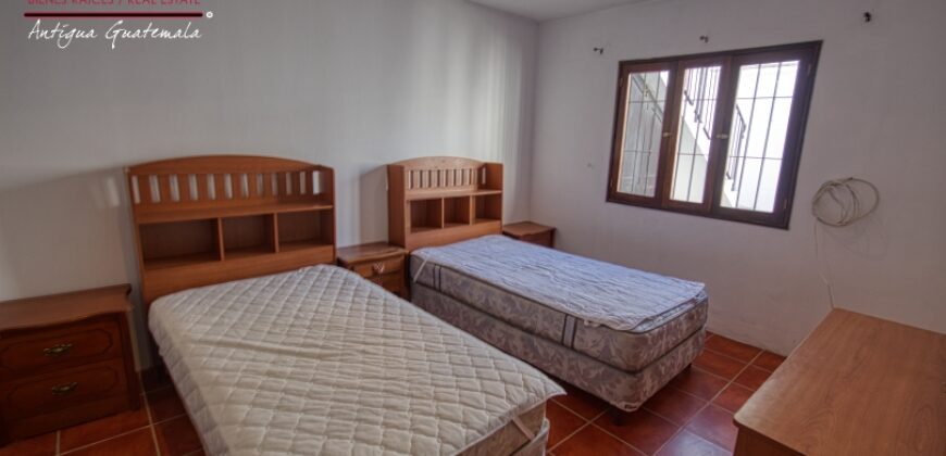 B268 – 3 bedroom house for rent furnished