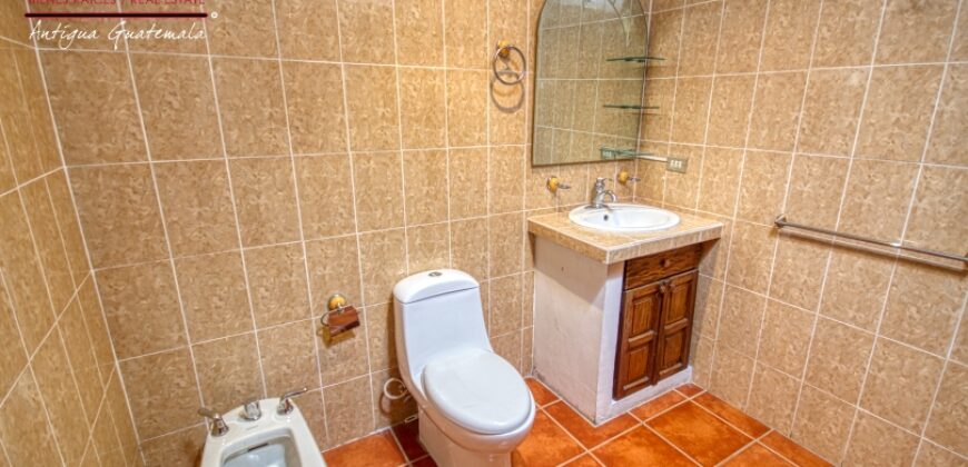 B268 – 3 bedroom house for rent