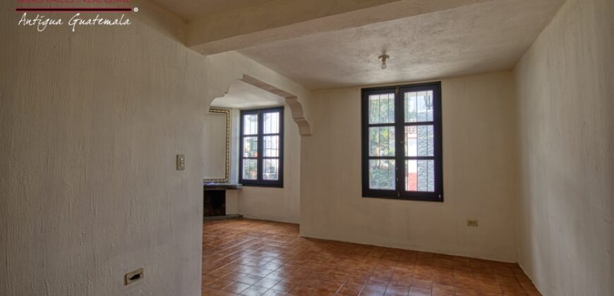 J261 – 3 bedroom  house unfurnished