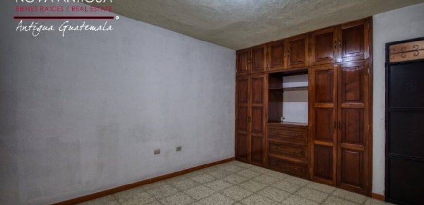 J243 – 3 bedroom apartment unfurnished