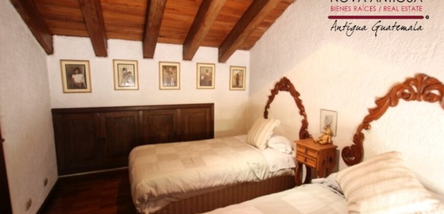 A78 – Casa colonial amueblada y equipada en el casco de La Antigua