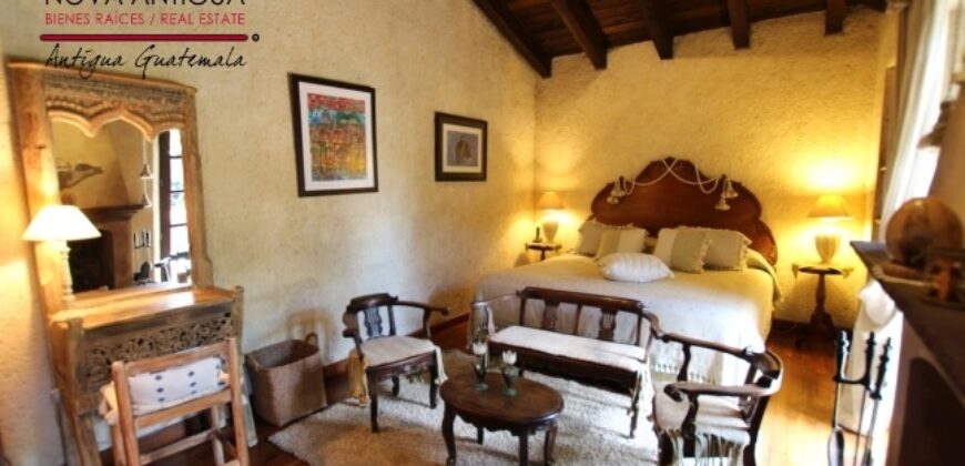 A78 – Casa colonial amueblada y equipada en el casco de La Antigua