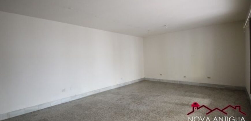 D238 – Hermosa casa en renta de 13 Habitaciones