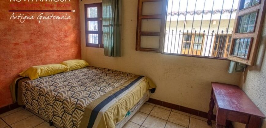 A512 – Apartamento 3 dormitorios con muebles