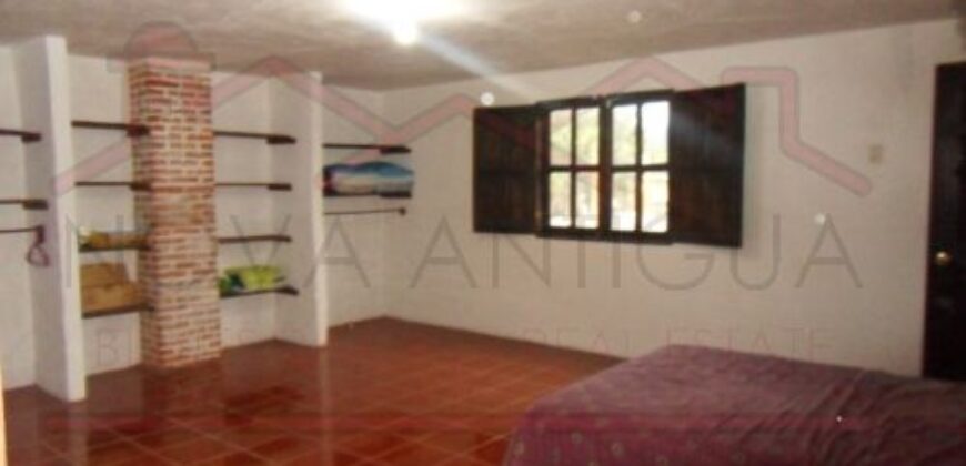 F286 – Casa en renta 5 dormitorios sin muebles