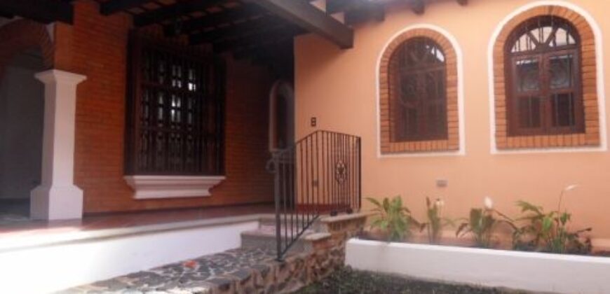 A573 – House for rent 2 blocks from Central Park, unfurnished