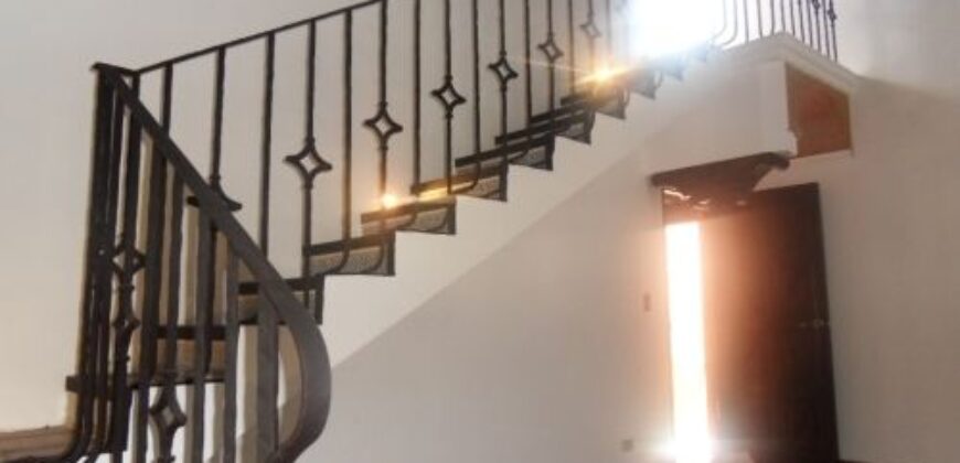 A573 – House for rent 2 blocks from Central Park, unfurnished