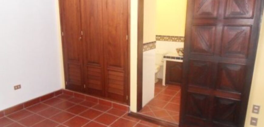 A573 – House for rent 2 blocks from Central Park, unfurnished