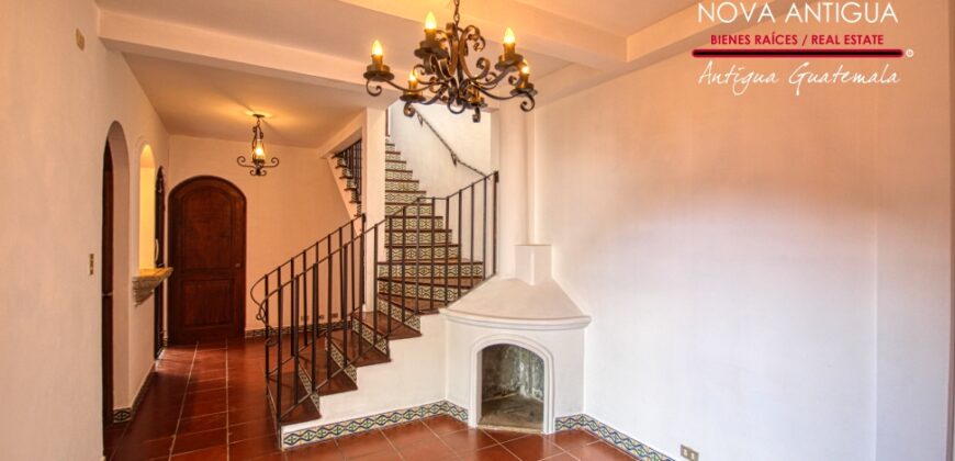 G244 – 2 bedrooms apartment unfurnished