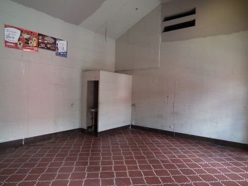 A596 – Retail Space for rent at 1 block from Central Park