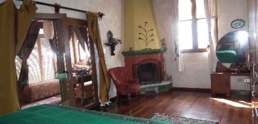 A845 – Hermosa casa colonial a distancia caminable del parque central