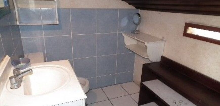 A845 – Hermosa casa colonial a distancia caminable del parque central