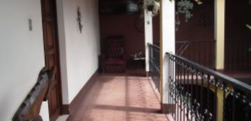 J270 – Apartamento 1 habitacion con parqueo 1 carro – Incluye servicios