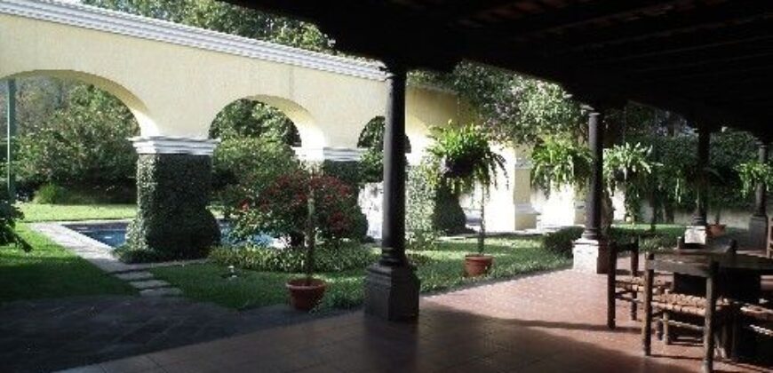 C220 – Apartamento en segundo nivel amueblado (Todo incluido en el precio)