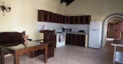 C220 – Apartamento en segundo nivel amueblado (Todo incluido en el precio)