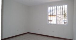 F271 – Casa de 3 habitaciones sin muebles y un apto. independiente 3er. nivel