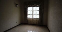 F294 – 5 bedroom house unfurnished