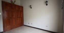 F294 – 5 bedroom house unfurnished