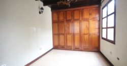 F294 – 5 bedroom house unfurnished