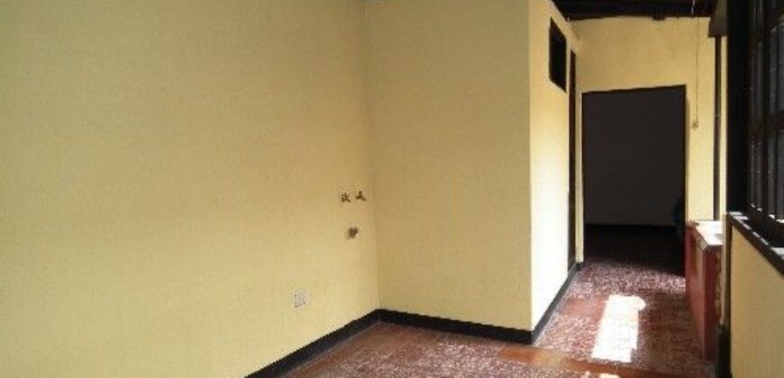 A3005 – 2 bedroom house unfurnished