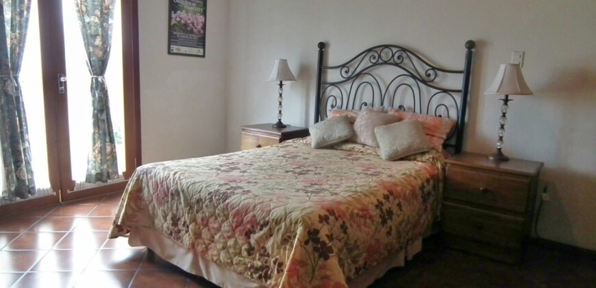 A3010 – 2 bedroom house furnished – Short or long term