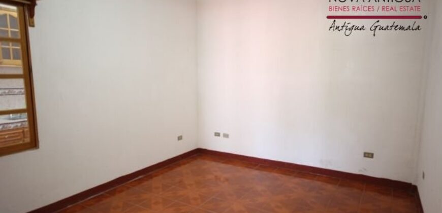 F300 – Apartamento 1 habitación sin muebles en primer nivel