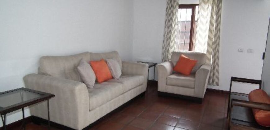 I237 – Casa en renta 3 habitaciones con muebles