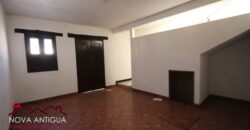 J292 – Casa en renta sin muebles 6 habitaciones